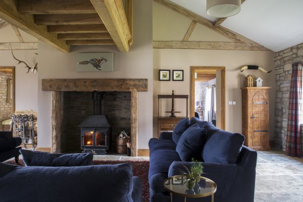 the barns lyonshall